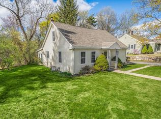 17 Arch St, Ludlow, MA 01056