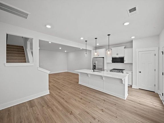 5th image of 522 W Norvell Ct