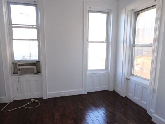 4th image of 349 Stockholm St APT 3