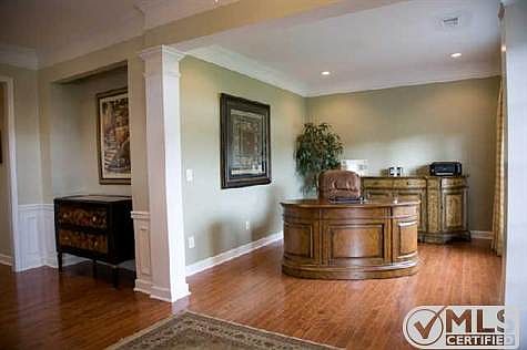 2nd image of 106 S Dames Ave
