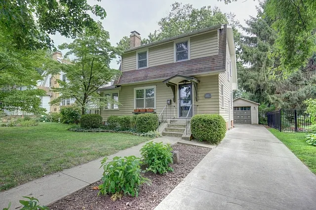 1511 W University Ave photo 1