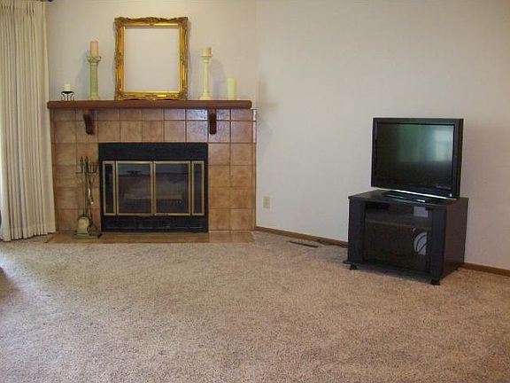 3rd image of 948 18th Ave N