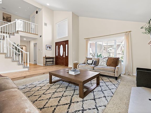 4th image of 2170 Canyon Crest Ave