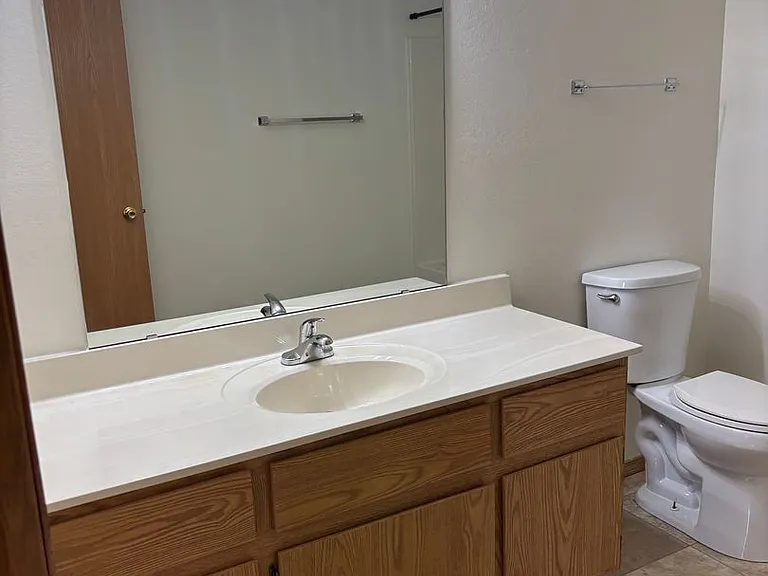 225 Tamarack Dr — Photo 10