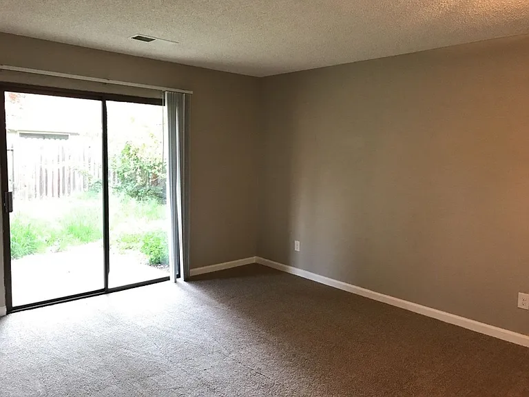 222 El Cajon Ave — Photo 12