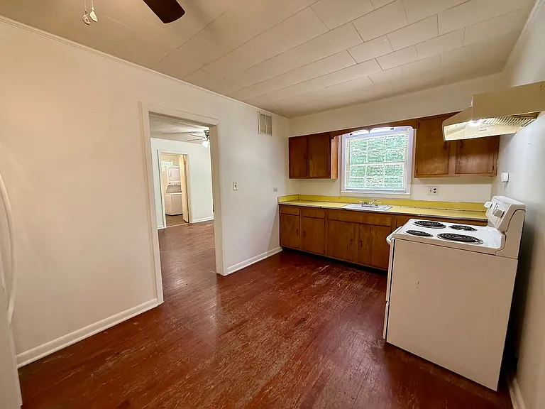 819 W Emerson St — Photo 7