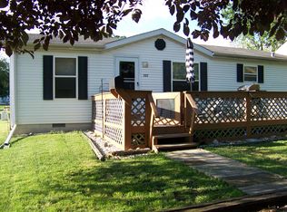 327 Larson St, Paxton, IL 60957