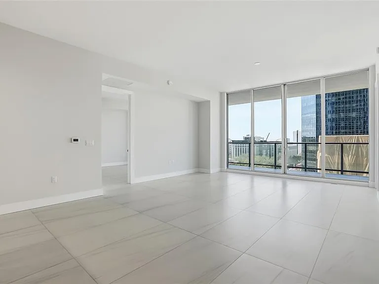 275 1st Ave S #1008 — Photo 13