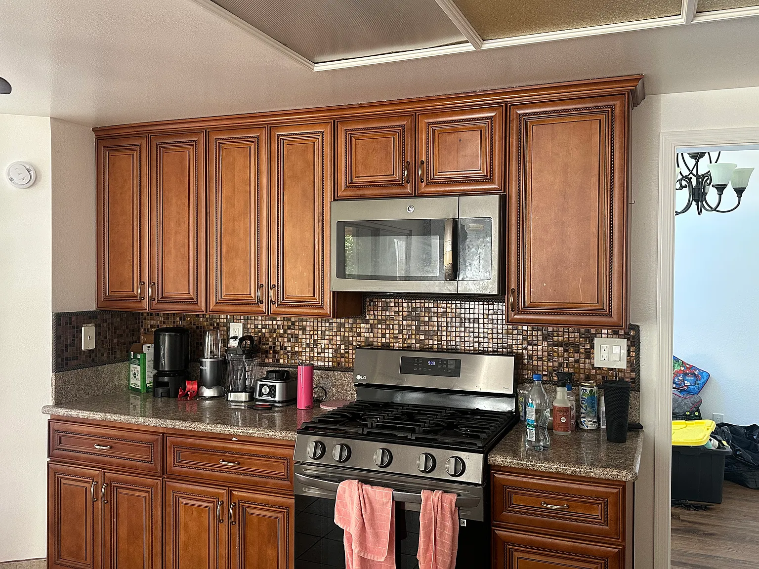 4 bed, 2340 sqft, $3,950 — Photo 4