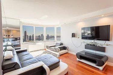 415 East 37th Street #34H in Murray Hill, Manhattan