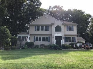 98 Fieldcrest Rd, Parsippany, NJ 07054