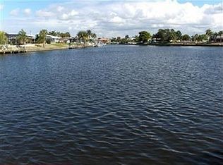 1113 SE 28th Ter, Cape Coral, FL 33904