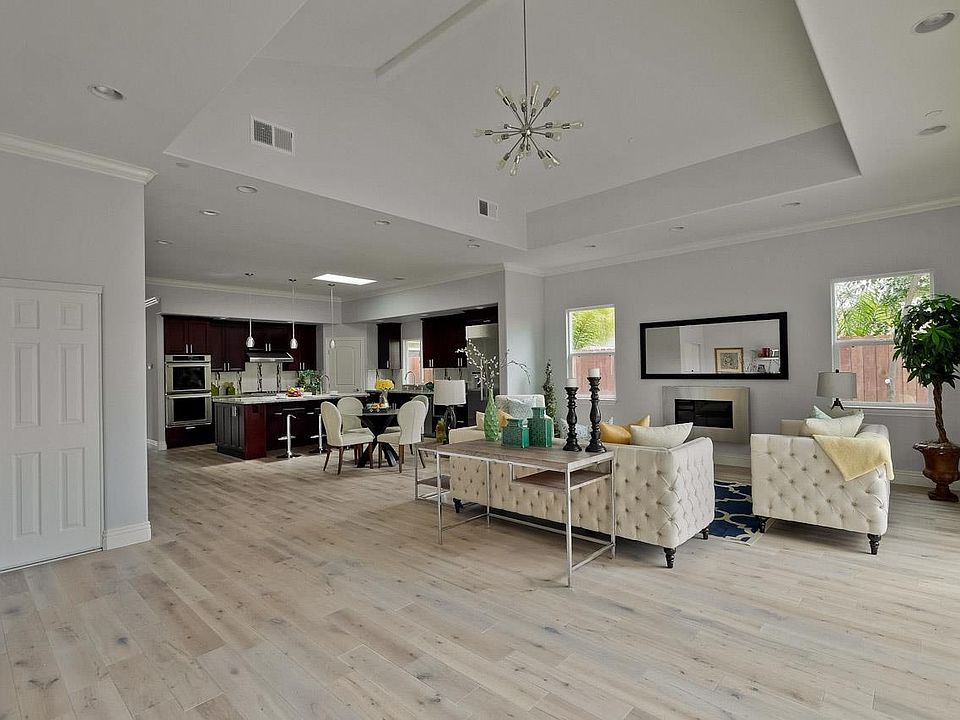 1st image of 430 Vine Ave