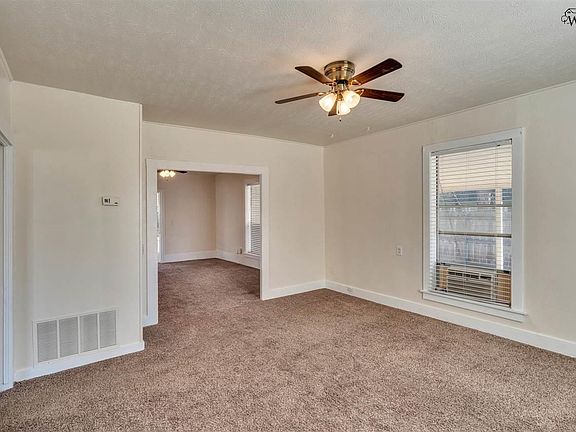 5th image of 208 E Spring St