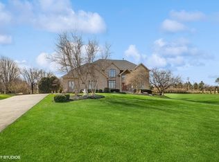 5N869 Westwood Ln, St Charles, IL 60175