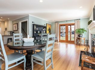 286 Gatesby Rd, Riverside, IL 60546