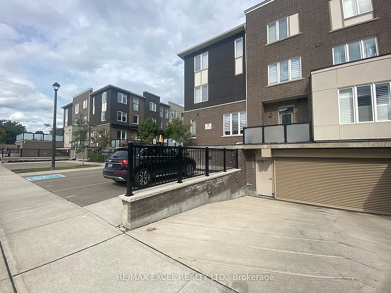 15 Heron Park Pl #5 — Photo 8