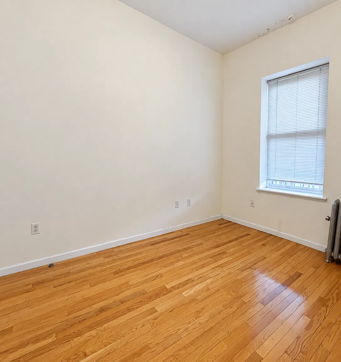 23-86 24th Street — Photo 3