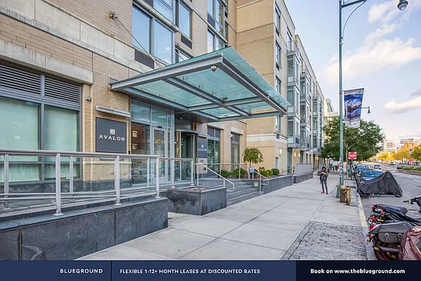 Rented by The Blueground | media 324