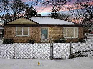 733 E Rockland Rd, Libertyville, IL 60048