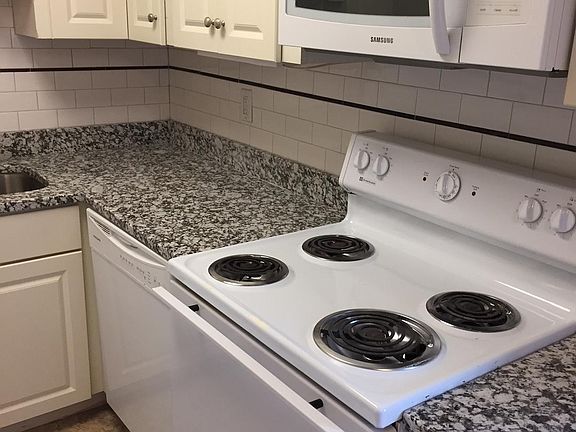 4th image of 3330 Milton Ave