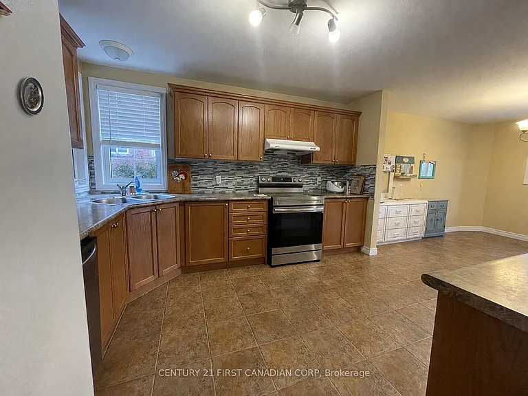 2052 Blackwater Rd — Photo 3