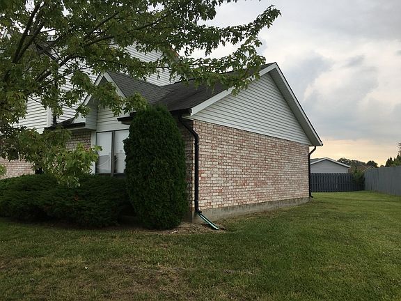 3rd image of 8707 Deer Hollow Dr