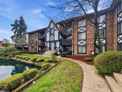 13616 Royal Ct APT 207, Crestwood, IL, 60418