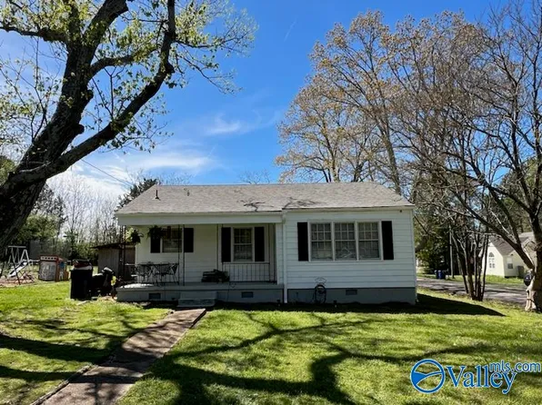 583 5th St NW #5, Arab, AL 35016