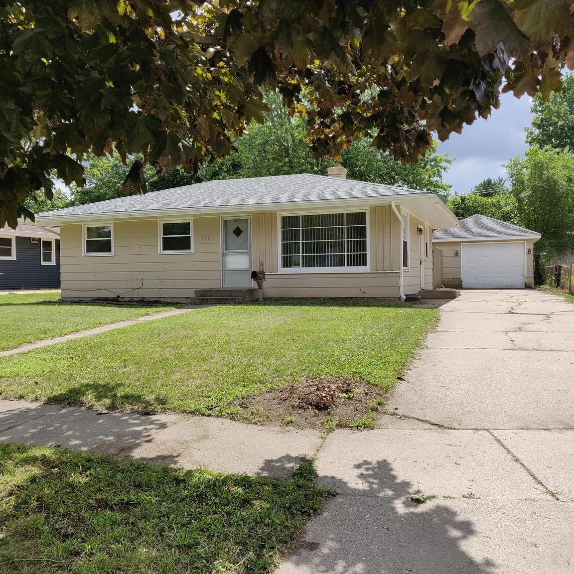 2519 Heritage Ct photo 1