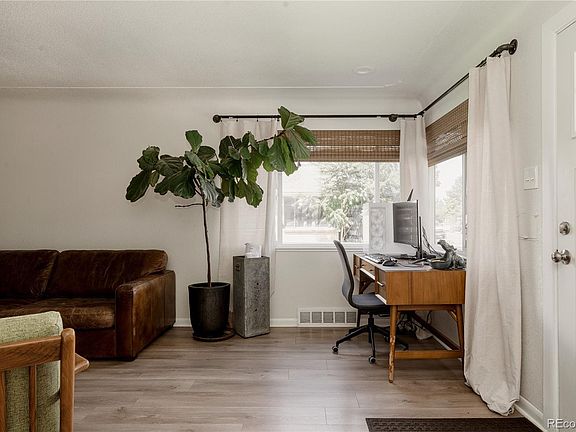 3rd image of 3233 Jasmine Street