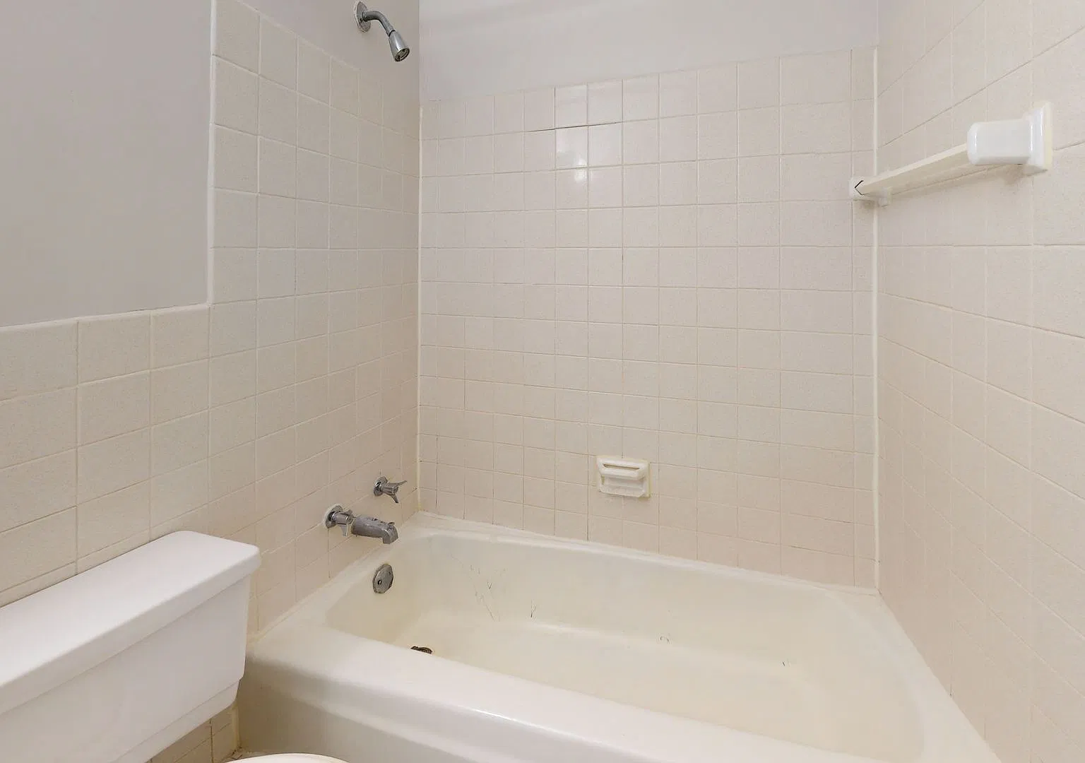 519 10th Ave SE — Photo 2