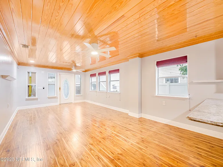 6472 Putnam St — Photo 11