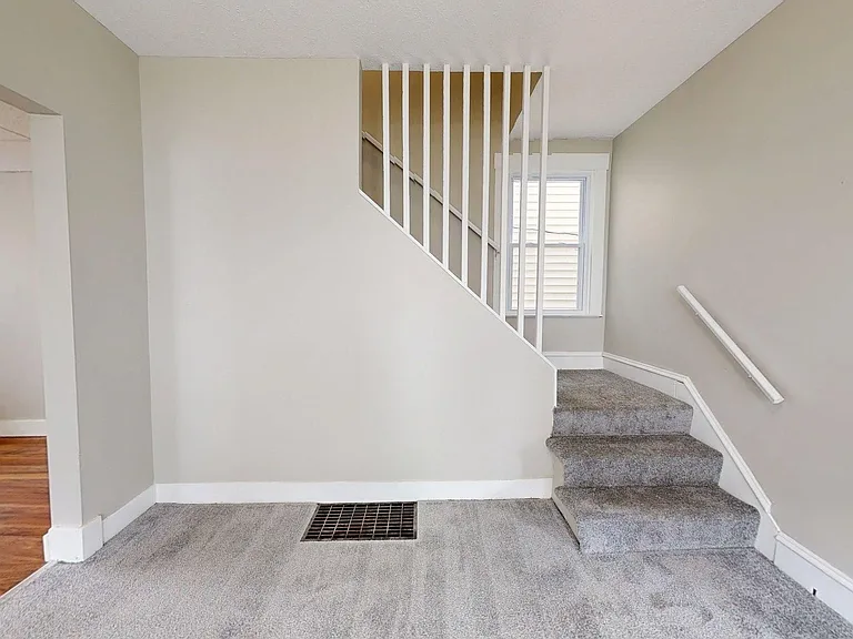 2027 W 105th St — Photo 34