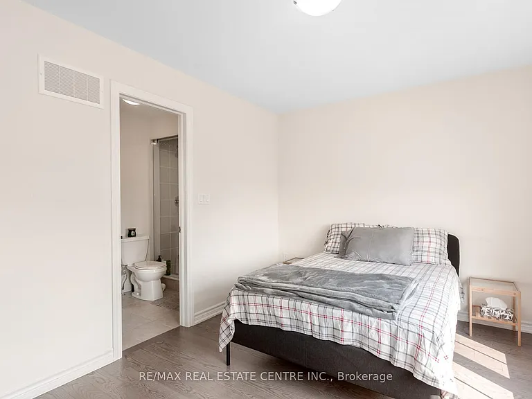 353 Inspire Blvd — Photo 16