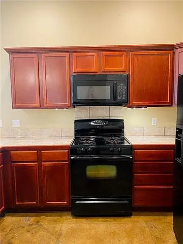 113 Aurora Blvd — Photo 10