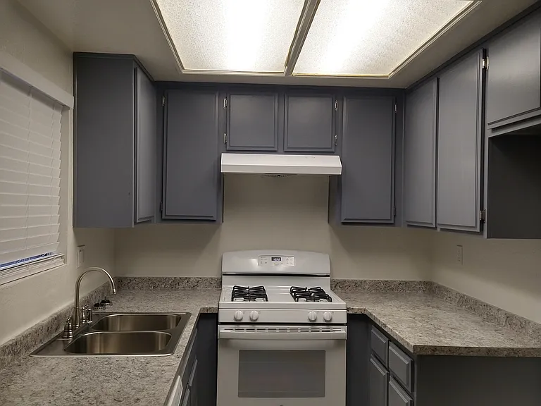 13621 Cerise Ave #5 — Photo 18