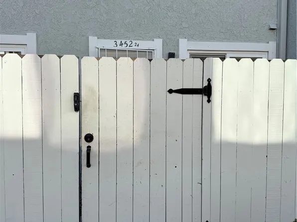 3452 Lockwood Ct APT 24, Simi Valley, CA 93063
