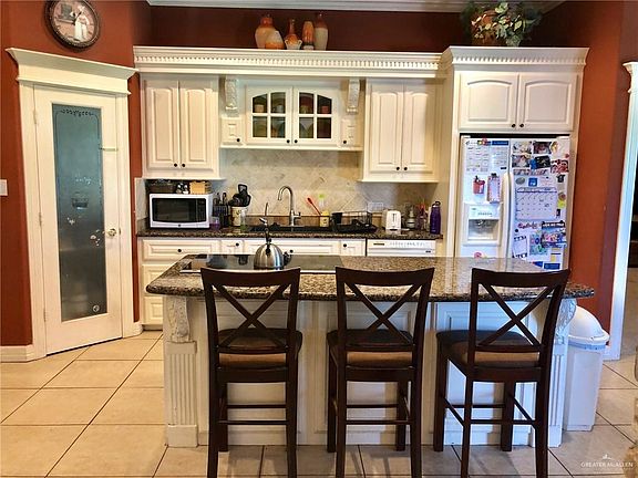 5th image of 809 Amethyst Dr