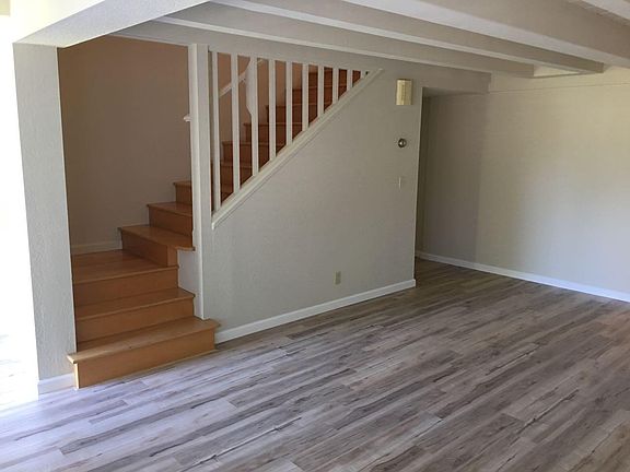4th image of 10266 Beardon Dr