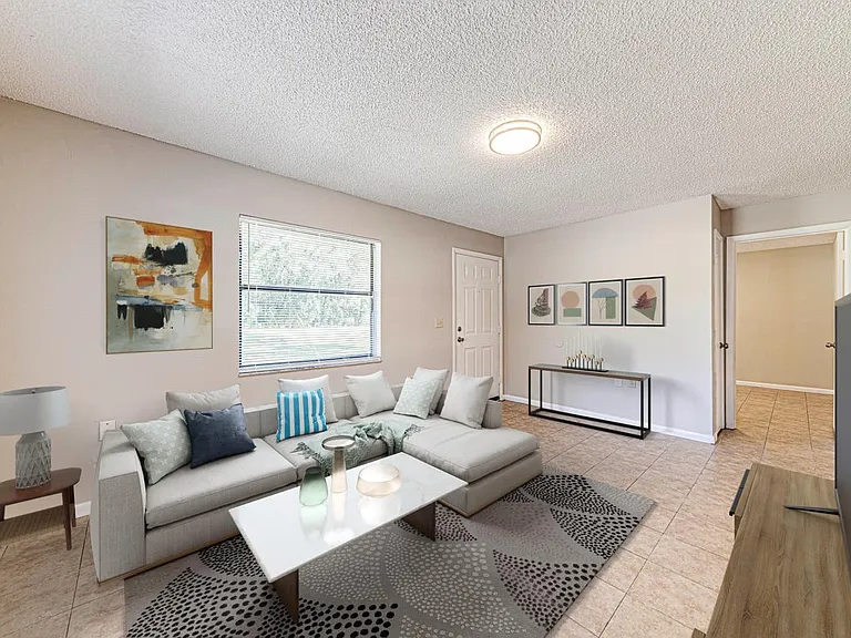 415 NE 11th Ave #1 — Photo 8