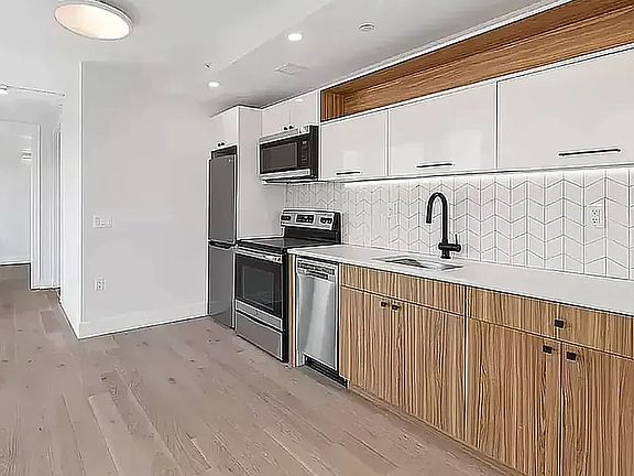 2nd image of 60 W 125th St APT 1404