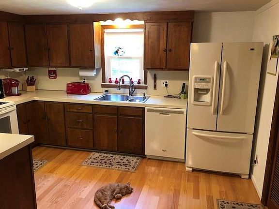 4th image of 410 Garden City Dr
