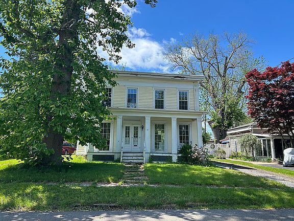 2nd image of 7 Hillcrest St