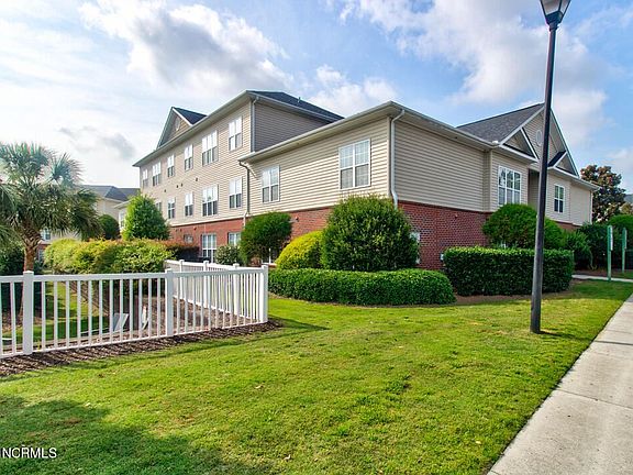 3rd image of 2801 Bloomfield Ln Unit 207