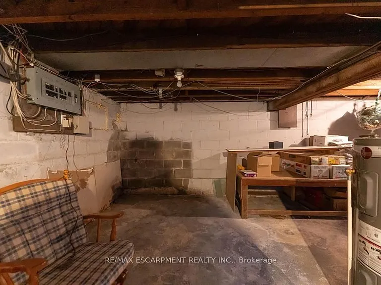501 Upper Wellington St — Photo 13