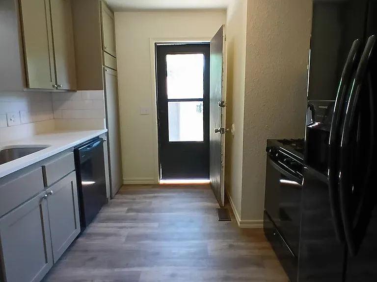 764 E Rose Dr — Photo 22