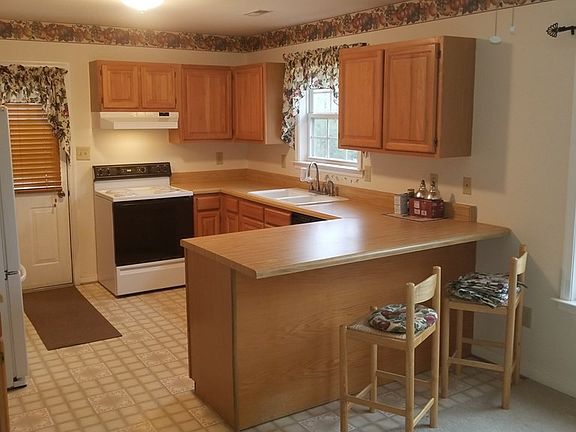 2nd image of 386 Jeffery Ave