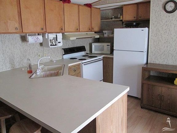 5th image of 1527 Coot Street