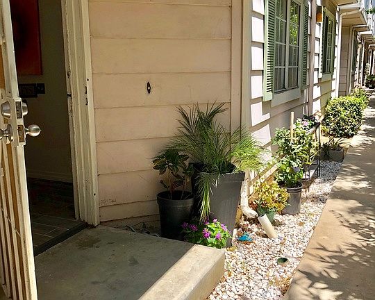 3rd image of 812 S Inglewood Ave #5